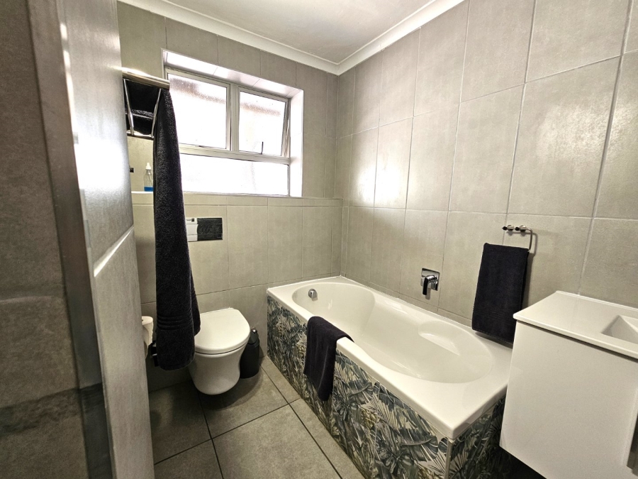 Commercial Property for Sale in Hartenbos Central Western Cape